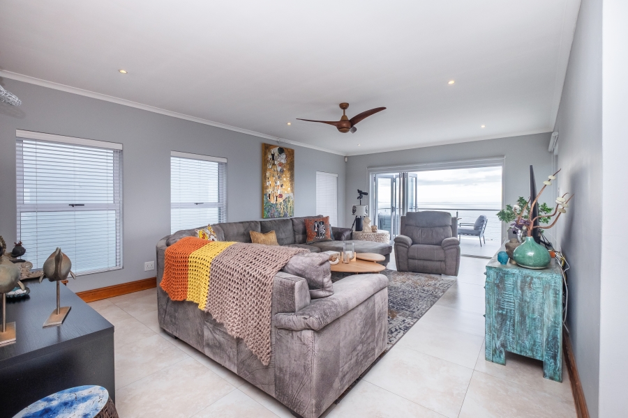 5 Bedroom Property for Sale in Murdock Valley Western Cape